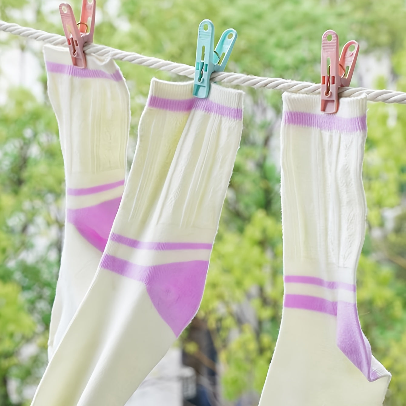 30pcs Windproof Plastic Clothes Drying Clips with Storage Basket - Set of 20 - Perfect for Underwear, Socks, and Quilts - Space-Saving Household Essential